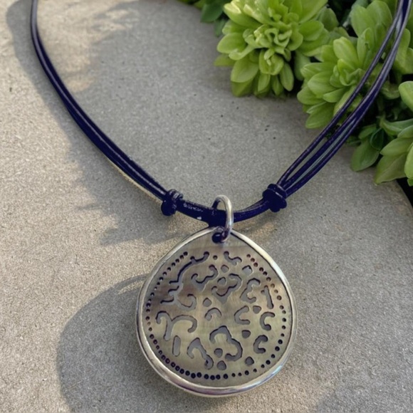 Silpada Jewelry - Silpada Carved Abalone a Silver Pendant Necklace N1446